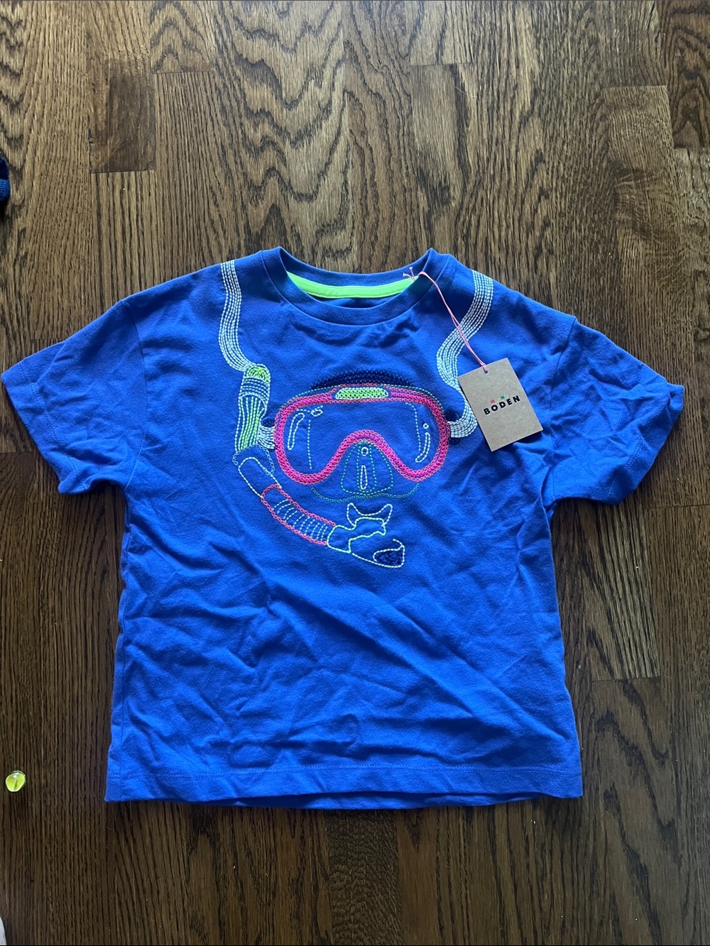 Boden Purple Blue Short Sleeve Tee with Neon Snorkel Graphic